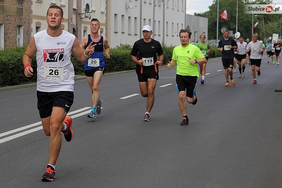 Uczestnicy "Słubickiej 10" na trasie biegu