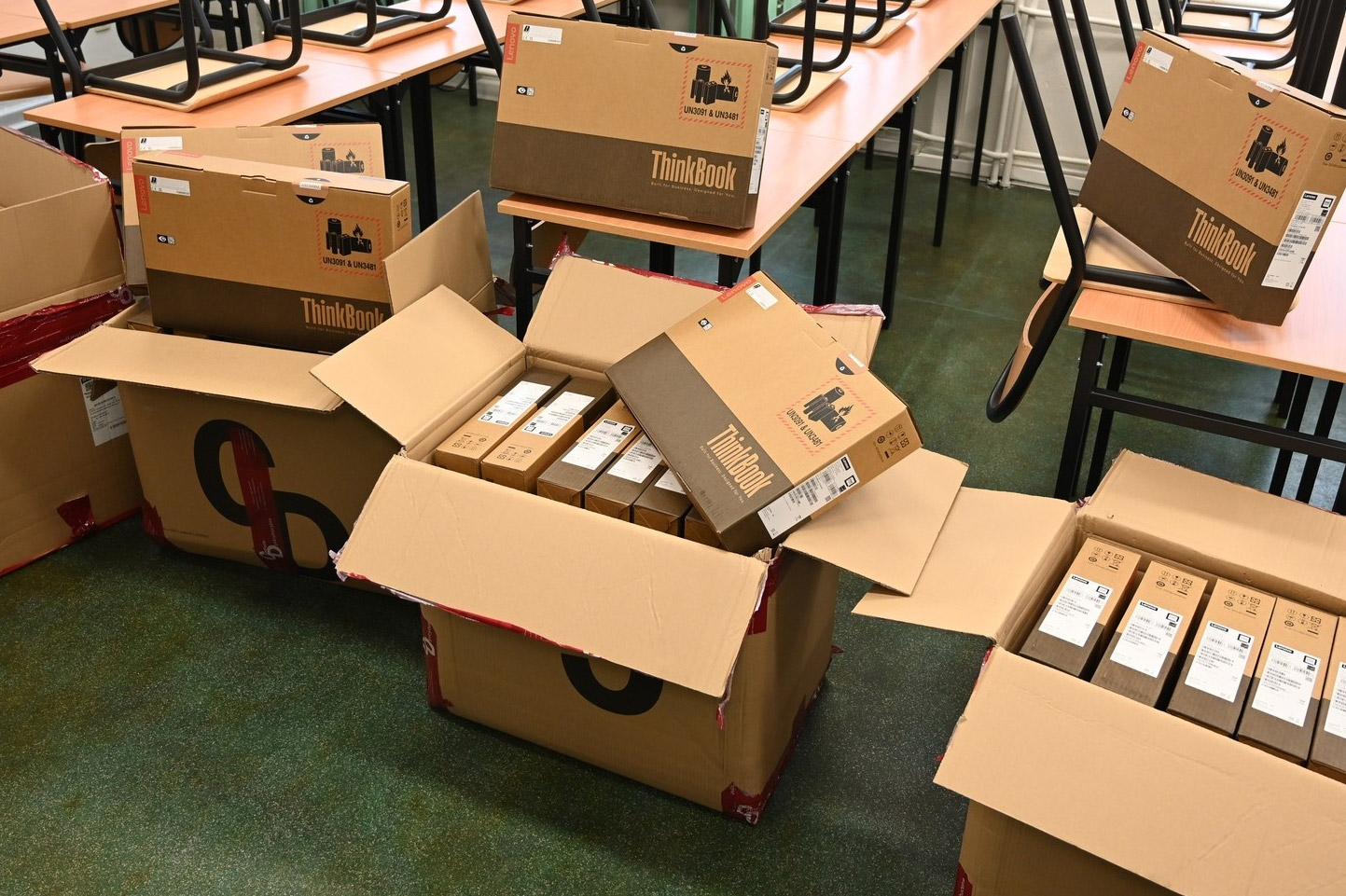 Do słubickich szkół trafiło 127 nowoczesnych komputerów