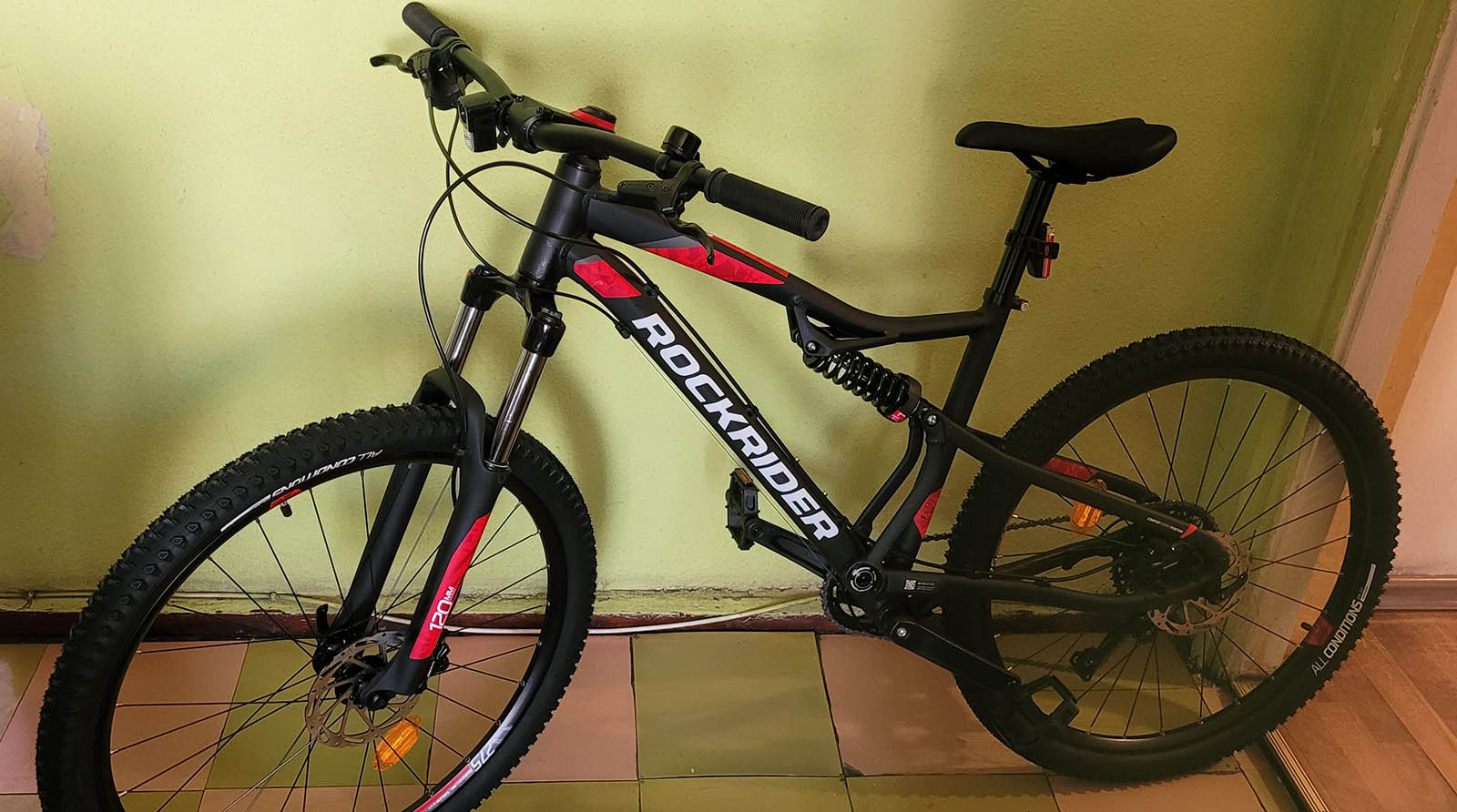 Przy SP 3 Słubice skradziono rower. Nasza czytelniczka prosi o pomoc