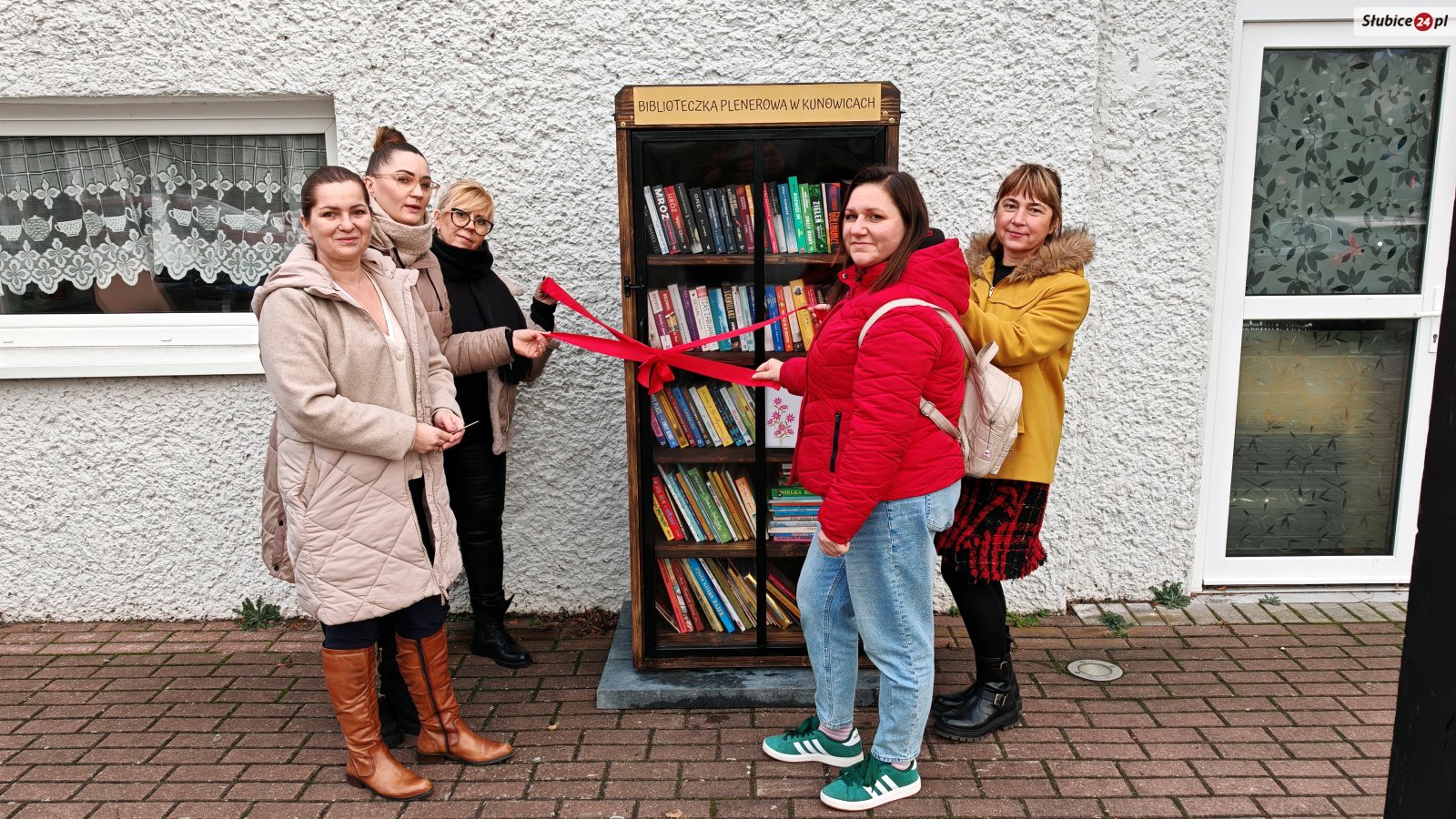 W Kunowicach powstała plenerowa biblioteczka dla mieszkańców