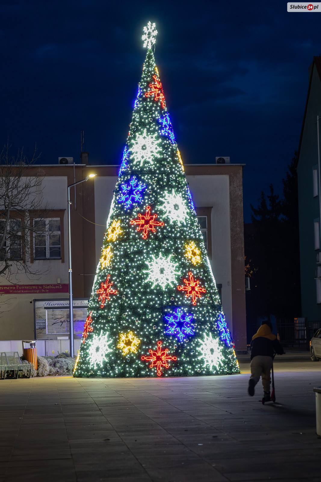 Czy potrzebująca rodzina znajdzie pod choinką wymarzone prezenty?