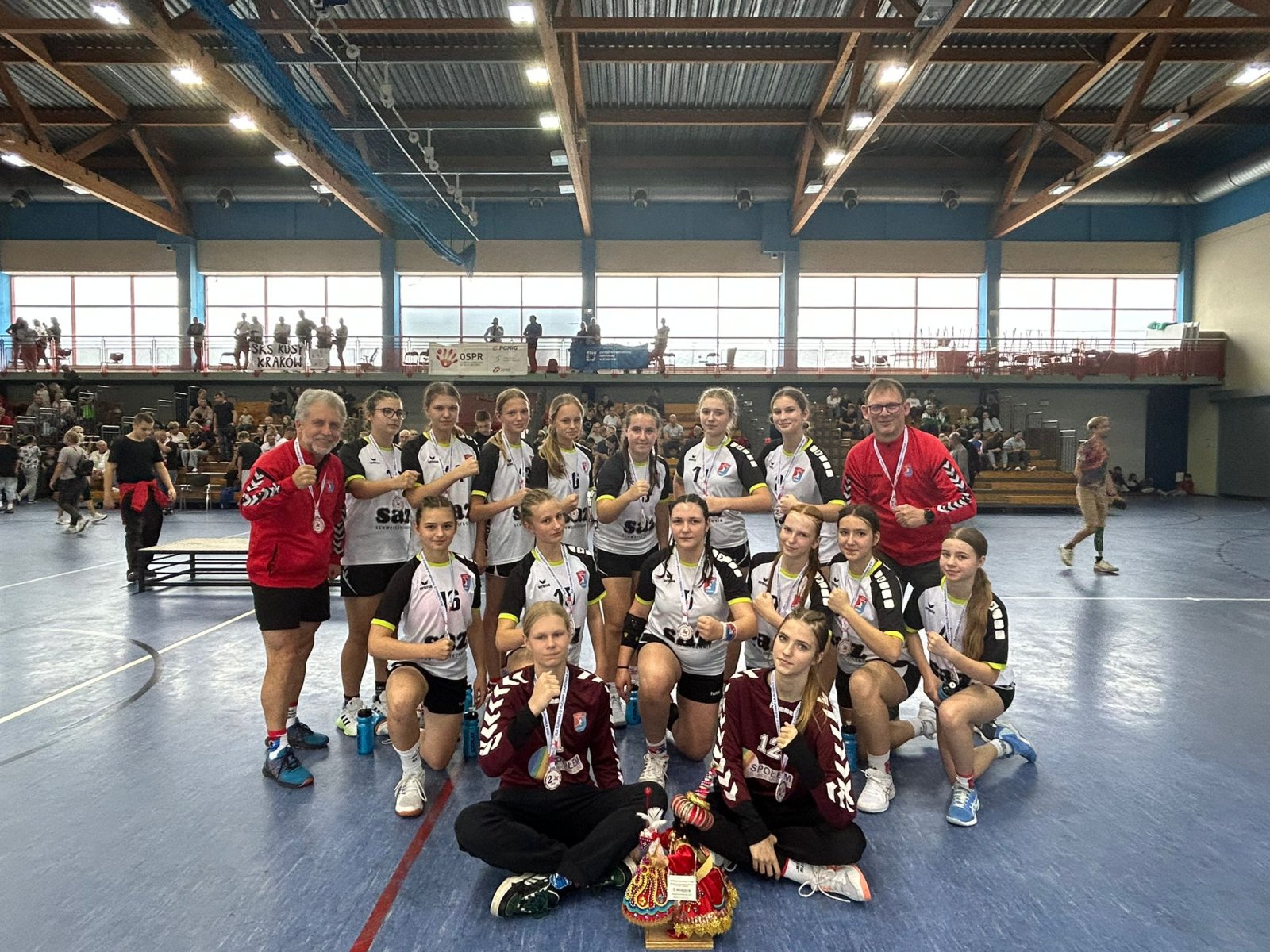 42. Międzynarodowy Turniej Piłki Ręcznej o Puchar Lajkonika. UKS Jedynka zajmuje drugą pozycję