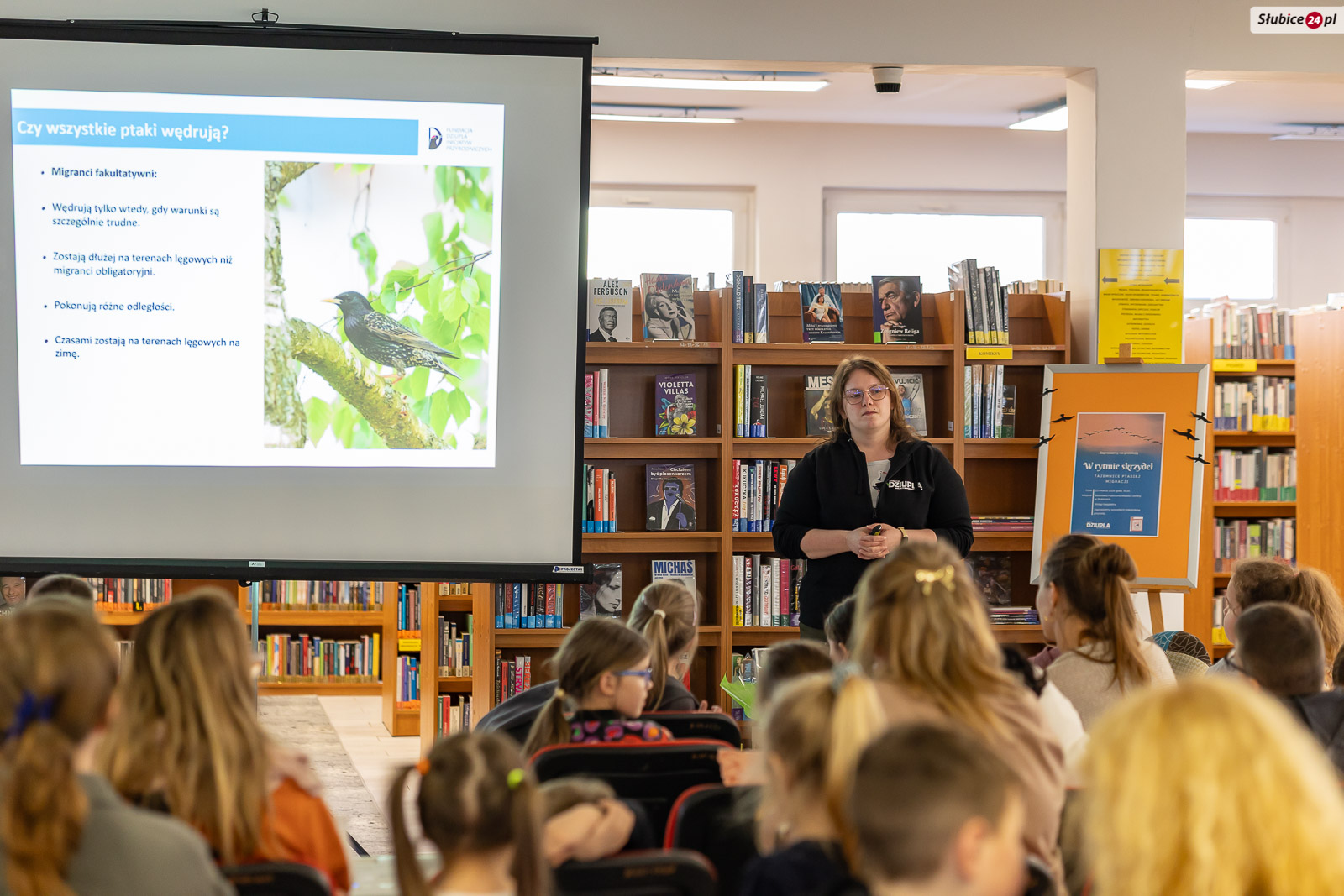 W słubickiej bibliotece można było posłuchać o ptasich migracjach