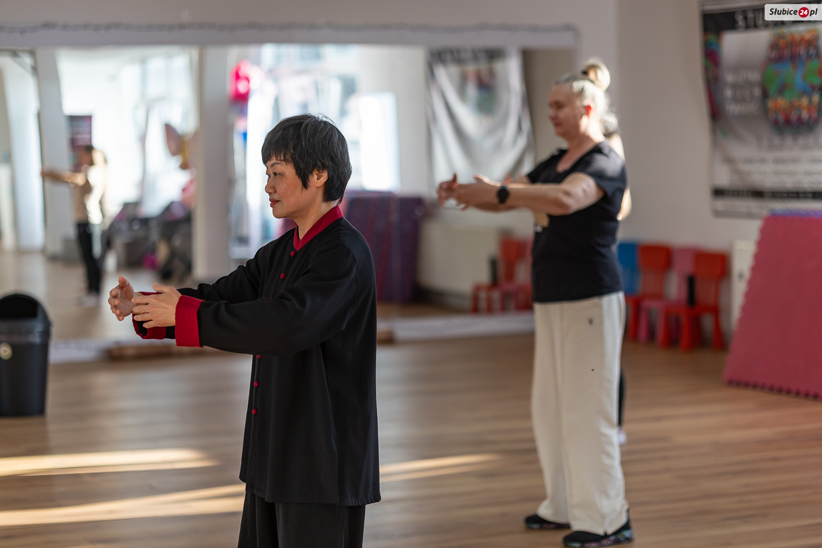 Tai chi w Studiu Light Style Crew